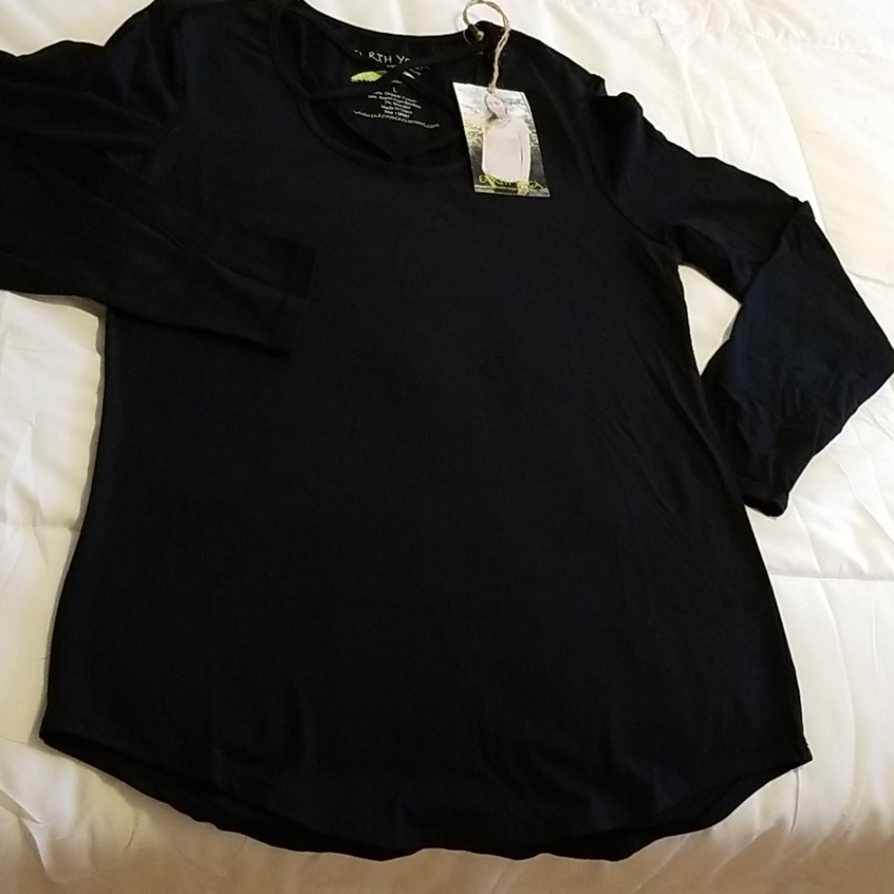 Earth Yoga Black Long Sleeve Size L